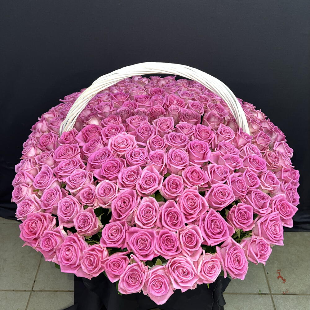 🌹101 РОЗА АКВА В ПЛЕТЕНОЙ КОРЗИНЕ🌹