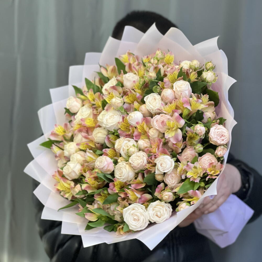 КУСТОВЫЕ ПИОНОВИДНЫЕ РОЗЫ С АЛЬСТРОМЕРИЕЙ