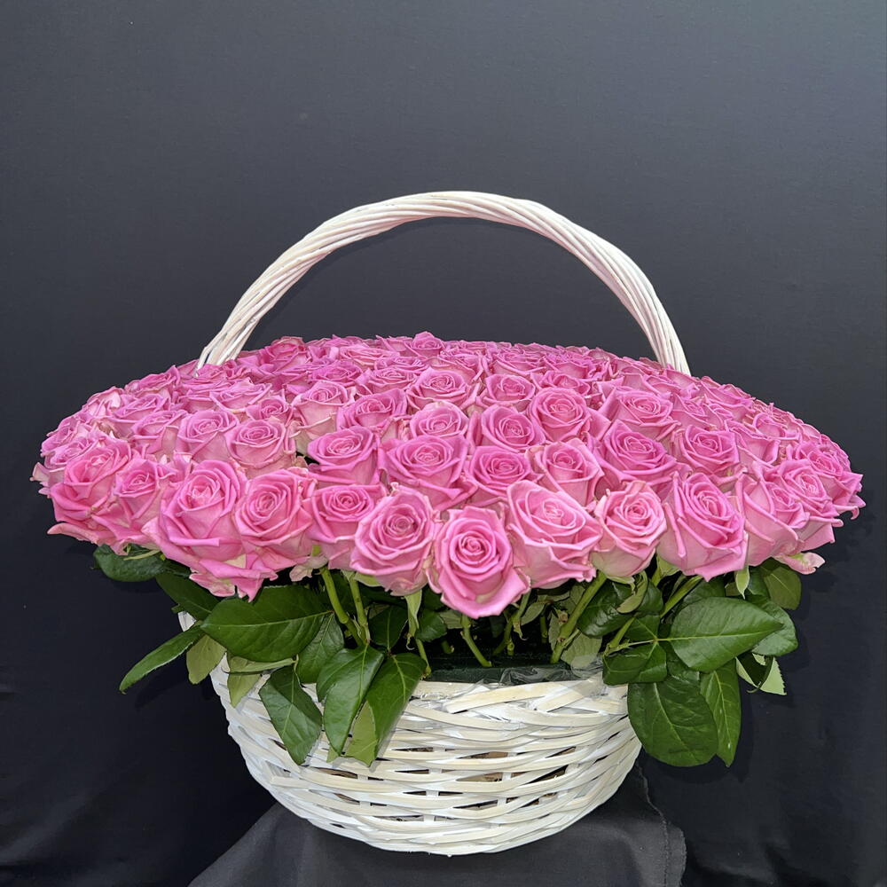 🌹101 РОЗА АКВА В ПЛЕТЕНОЙ КОРЗИНЕ🌹