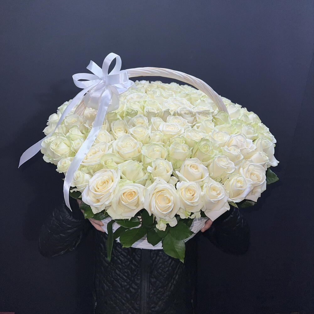 🌹101 БЕЛАЯ РОЗА АВАЛАНЖ В ПЛЕТЕНОЙ КОРЗИНЕ🌹