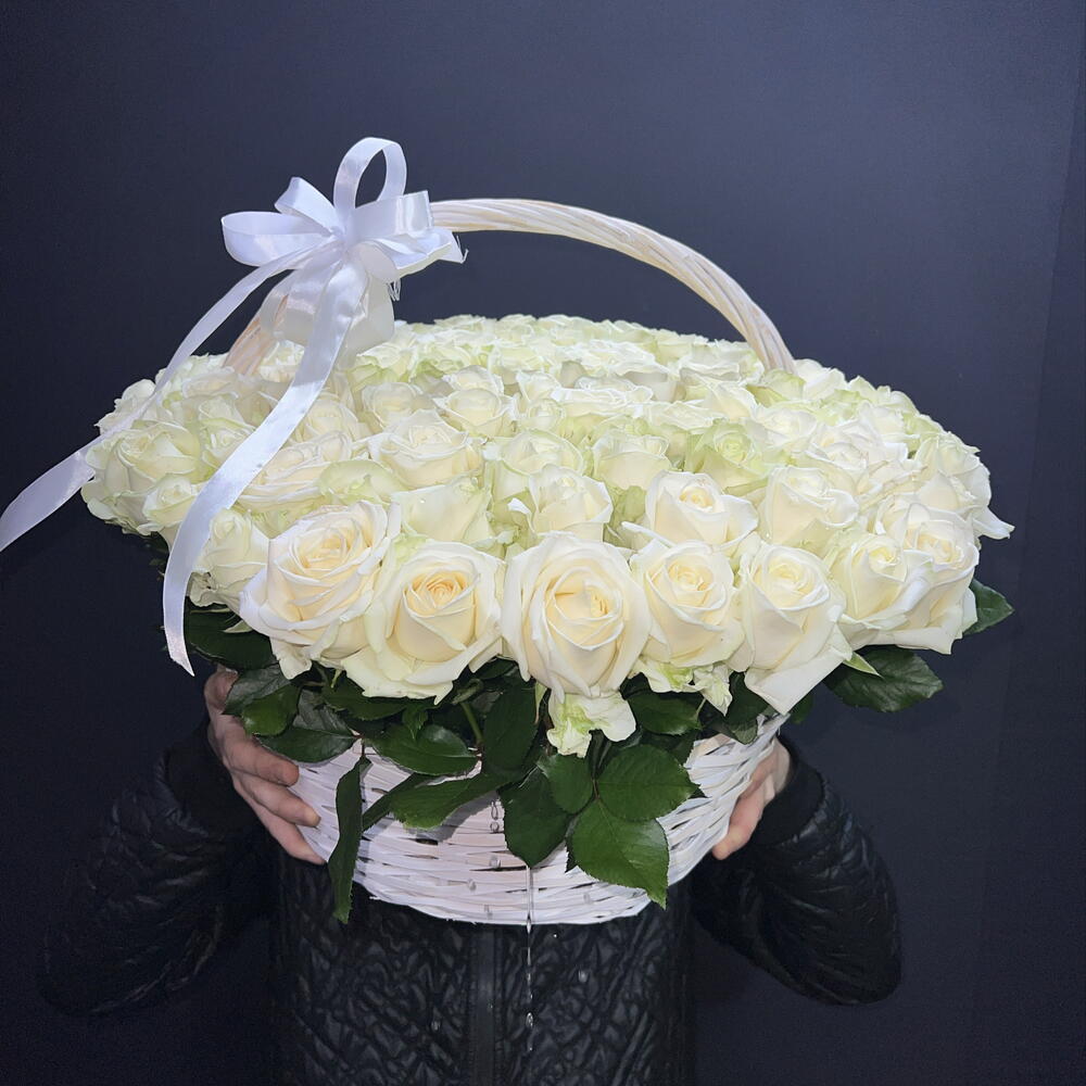 🌹101 БЕЛАЯ РОЗА АВАЛАНЖ В ПЛЕТЕНОЙ КОРЗИНЕ🌹