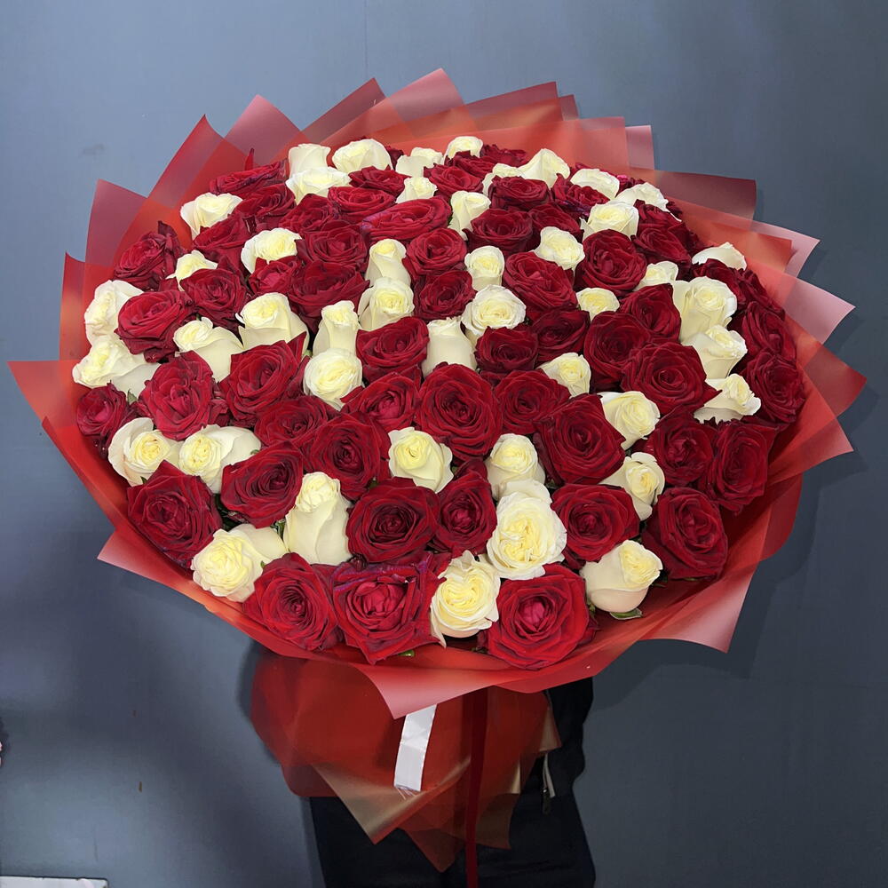 🌹ШИКАРНЫЙ БУКЕТ ИЗ 101 РОЗЫ МИКС: АЛЫЕ ПАРУСА В ОКЕАНЕ ЧИСТОТЫ🌹